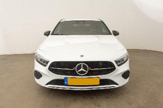 Mercedes A-klasse A180 Motor loopt Luxury Line Automaat Koppakking defect picture 27