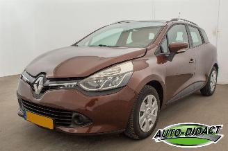 Vaurioauto  passenger cars Renault Clio Estate 1.5 dCi Navi Eco Expression 2015/8