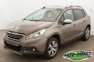 Coche accidentado Peugeot 2008 1.2 88.215 km Clima Navi Access 2016/3