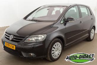 Damaged car Volkswagen Golf plus 1.6 FSI Automaat Airco 2006/8