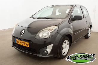 uszkodzony samochody osobowe Renault Twingo 1.2-16V Authentique Airco 2010/9