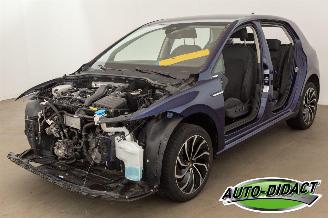 Damaged car Volkswagen Golf 1.5 eTSI Automaat R-Line Business 2021/2