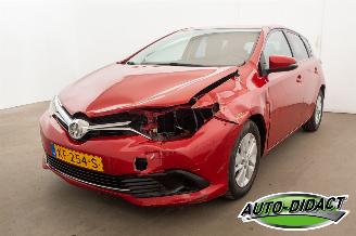 uszkodzony samochody osobowe Toyota Auris 1.4D Aspiration Clima 2016/8