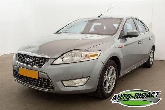 uszkodzony samochody osobowe Ford Mondeo 2.0-16V Limited Clima Navi 2010/9