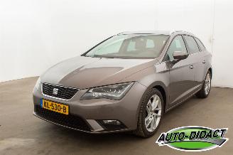 skadebil auto Seat Leon 1.6 TDI Clima Navi Camera Style Connect Ecomotive 2016/10