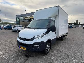 krockskadad bil bedrijf Iveco Daily 2.3 375 35S14 Clima Laadklep 2017/11
