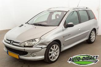 Coche accidentado Peugeot 206 SW 1.6-16V Quiksilver Airco 2005/10
