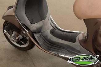 Vespa  Primavera 9644 km picture 17