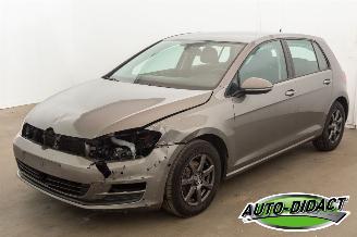 skadebil auto Volkswagen Golf 1.2 TSI Clima Navi 2015/10