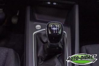 Volkswagen Golf 1.0 TSI 3129 km Clima Navi Camera Life Business picture 10