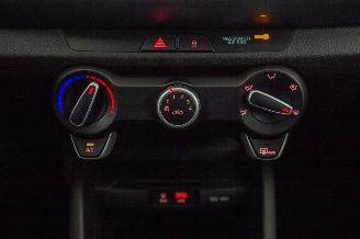 Kia Stonic 1.0 T-GDi Automaat 87.259 km Navi Camera DynamicLine picture 9