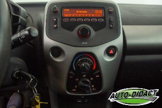 Peugeot 108 1.0 e-VTi  106.332 km Airco Active picture 9