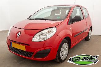 Vaurioauto  passenger cars Renault Twingo 1.2 Airco 98.738 km Authentique 2009/10