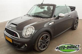 Vaurioauto  passenger cars Mini Cabrio 1.6 Cooper S Clima Leder 86.395 km Chili 2014/4