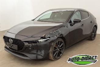 Damaged car Mazda 3 2.0 SKYACTIV-X M Hybrid 112.277 km Clima Navi Leder Camera 2021/3