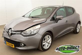 skadebil auto Renault Clio 0.9 TCe Airco 2015/3