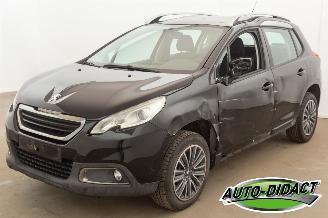 Schadeauto Peugeot 2008 1.2 Active 118.099 km Navi Airco 2015/1