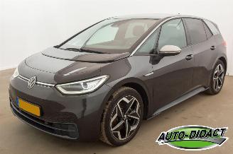 Vaurioauto  passenger cars Volkswagen ID.3 First Plus 58 kWh Camera Navi Clima 2020/12