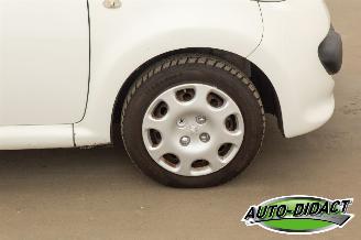 Peugeot 107 1.0-12V XR picture 18