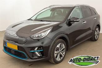 krockskadad bil auto Kia e-Niro ExecutiveLine 64 kWh leder Camera Clima Navi 2020/11