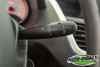 Peugeot 206 1.1 XR picture 11