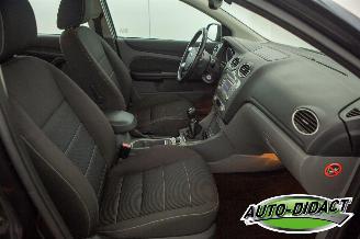 Ford Focus 1.6 Titanium picture 20