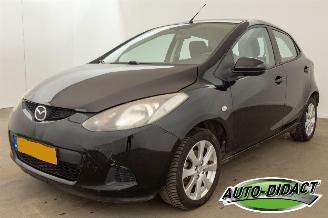 uszkodzony samochody osobowe Mazda 2 1.3 TS Airco 2010/3