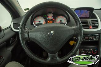 Peugeot 207 1.6 VTi Airco Pano Première picture 5