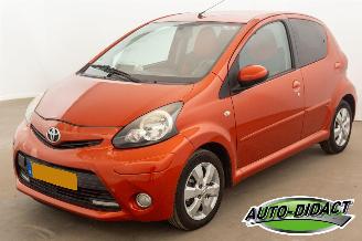 Avarii autoturisme Toyota Aygo 1.0 VVT-i Airco 117.759 km NAP Dynamic Orange 2012/3