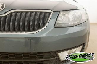 Skoda Octavia 1.6 TDI Clima Navi Ambition picture 31