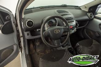 Toyota Aygo 1.0-12V Airco Comfort Navigator picture 19