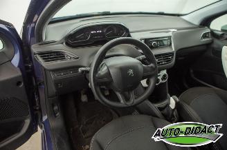 Peugeot 208 1.2 Airco 109.376 km Like picture 21