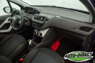Peugeot 208 1.2 Airco 109.376 km Like picture 16