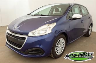 Schadeauto Peugeot 208 1.2 Airco 109.376 km Like 2017/9