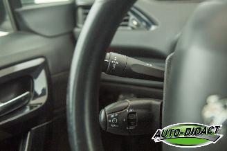 Peugeot 208 1.4 VTi Envy Clima picture 13