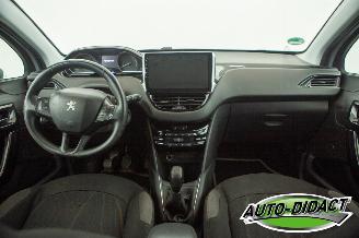 Peugeot 208 1.4 VTi Envy Clima picture 20