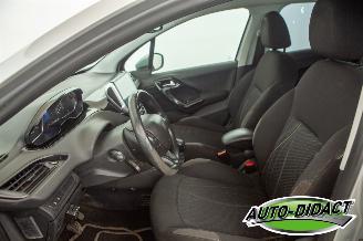 Peugeot 208 1.4 VTi Envy Clima picture 22