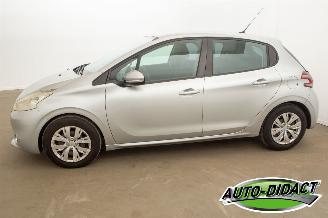 Peugeot 208 1.4 VTi Envy Clima picture 35
