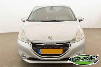 Peugeot 208 1.4 VTi Envy Clima picture 32