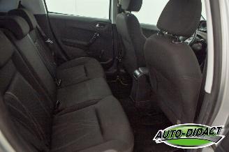 Peugeot 208 1.4 VTi Envy Clima picture 19