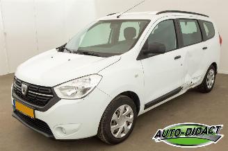 krockskadad bil auto Dacia Logan 1.3 TCe Essential 7p. 107.888 km NAP Airco 2020/3