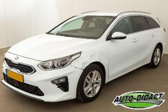 krockskadad bil auto Kia Ceed Sportswagon 1.5 T-GDi Automaat Navi Camera Clima DynamicPlusLine 2021/4