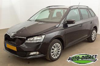 krockskadad bil auto Skoda Fabia Combi 1.0 TSI Ambition Navi Airco 2022/1