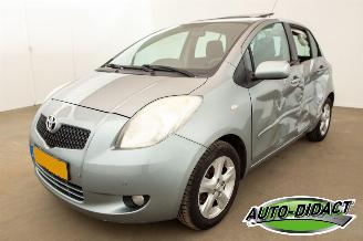 uszkodzony samochody osobowe Toyota Yaris 1.3 VVTi Automaat Elek dak Clima Luna MMT 2006/8