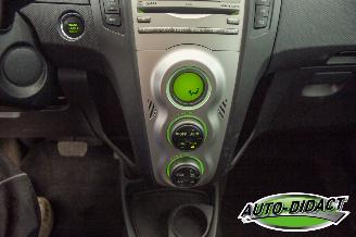 Toyota Yaris 1.3 VVTi Automaat Elek dak Clima Luna MMT picture 12