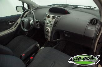 Toyota Yaris 1.3 VVTi Automaat Airco Sol MMT picture 15