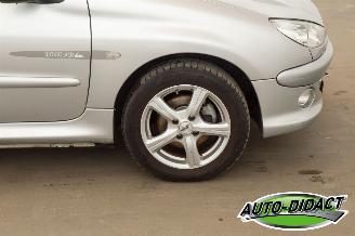 Peugeot 206 CC 1.6-16V 98.259 km Clima Quiksilver picture 28