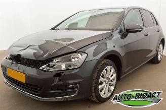Schadeauto Volkswagen Golf 1.2 TSI Clima Connected Series 2016/3