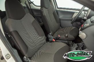 Toyota Aygo 1.0-12V Airco 96.117 km NAP Comfort Navigator picture 14