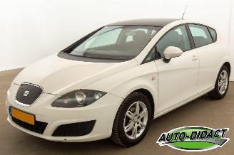 uszkodzony samochody osobowe Seat Leon 1.6 TDI Airco 2011/2